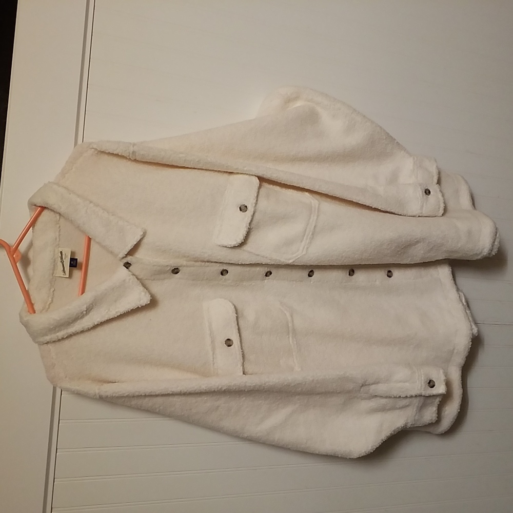 Universal Thread Beauitul fleece Shirt